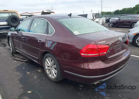 2013 Volkswagen Passat 2.5L Sel z USA, uszkodzony, nr VIN 1VWCP7A31DC036209